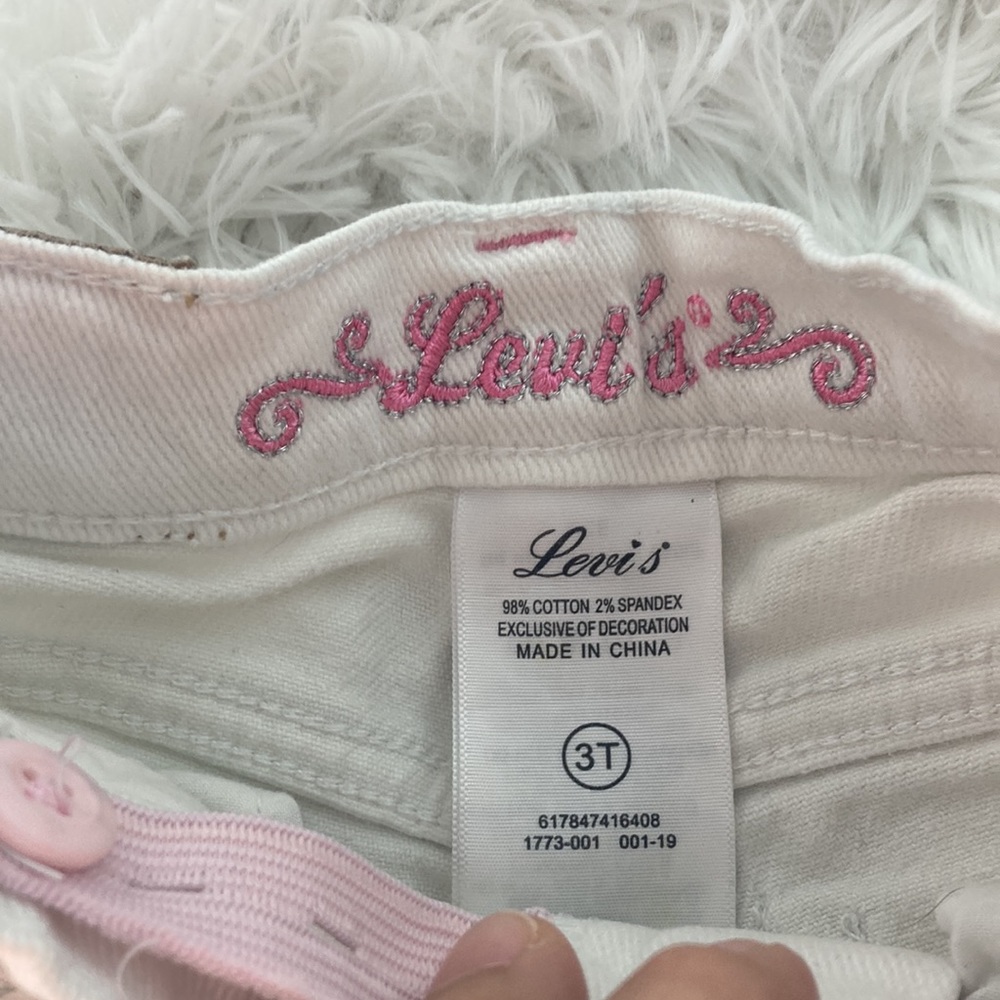 Levi’s - Picture 2 of 5